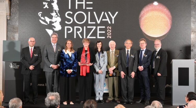 Le prix Solvay 2022 est attribué au professeur Katalin Karikó pour sa contribution au développement de la technologie ARN messager