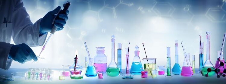 Chemiesector voldoet aan Europese REACH-regels en werkt mee aan optimalisatie veiligheidsinformatie chemische stoffen