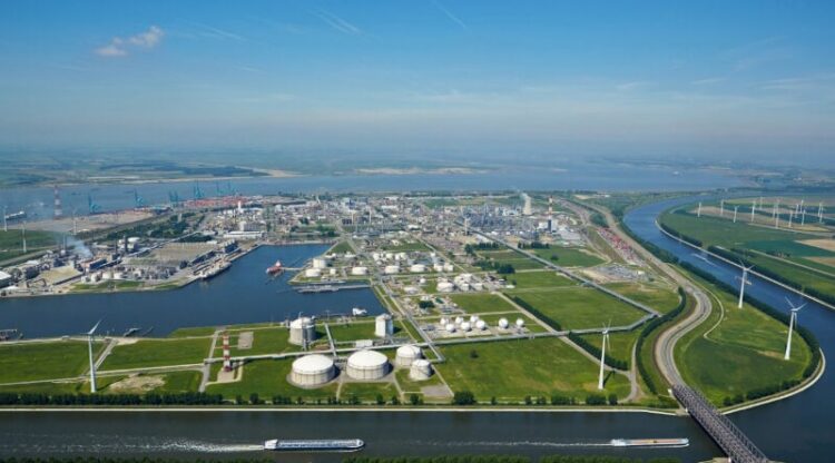 Pioniersproject voor CO2-opslag in Antwerpse haven ontvangt steun van Vlaamse overheid