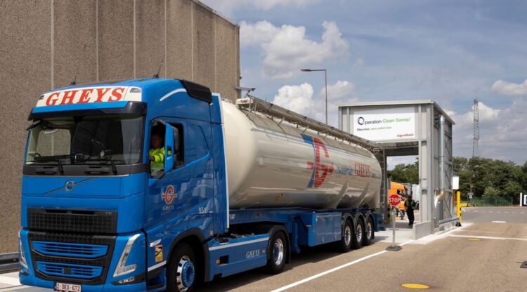 Afblaasinstallaite van ExxonMobil vermijdt verlies aan kunststofkorrels