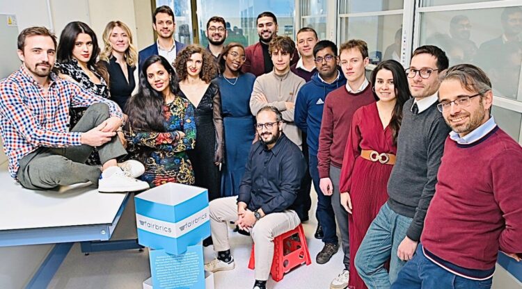 Franse start-up Fairbrics opent proeflabo in chemie-incubator BlueChem om van CO2 textielvezels te maken